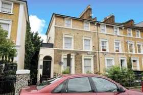 2 bedroom Flat for s...